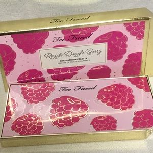 Too Faced razzle dazzle berry eyeshadow paletteNEW